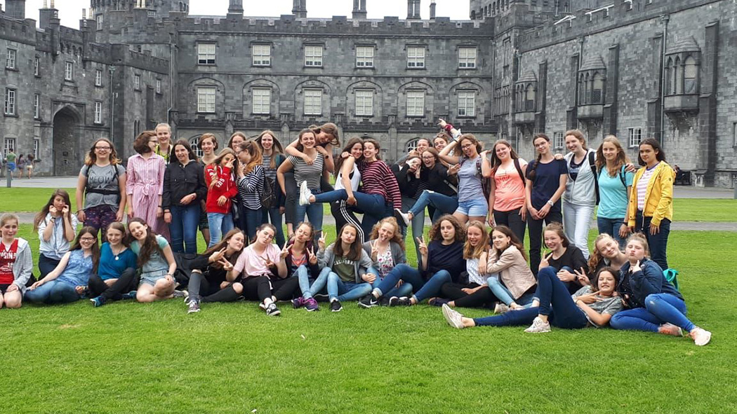 MACKDONALD Dil Akademisi Kilkenny